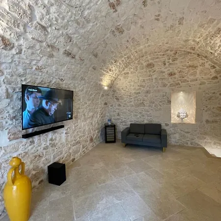 White Apartman *